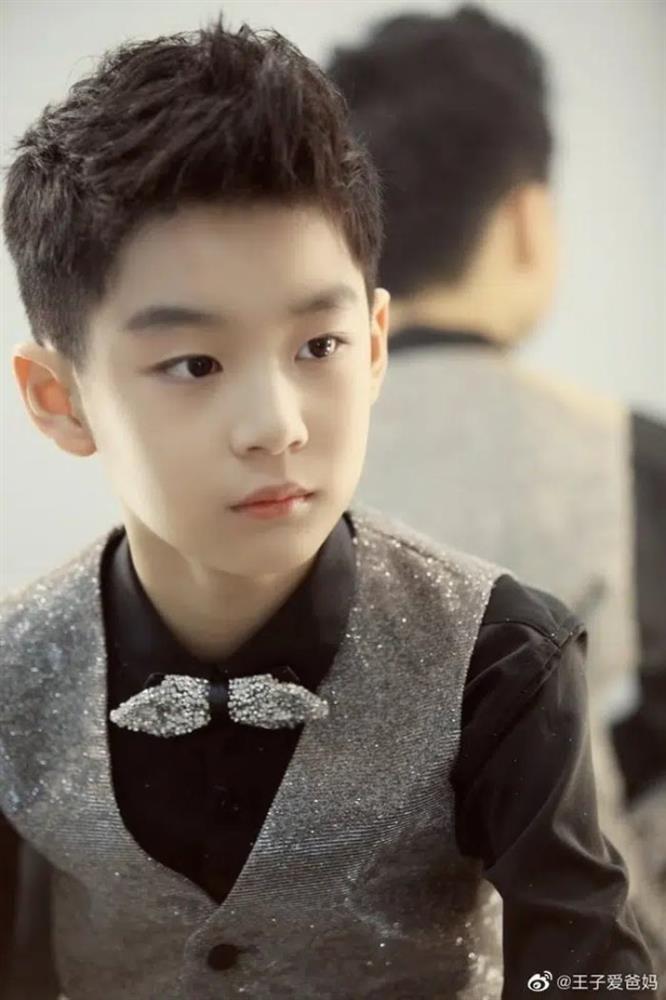 Con trai đệ nhất mỹ nhân cổ trang Tào Dĩnh ra dáng soái ca-9