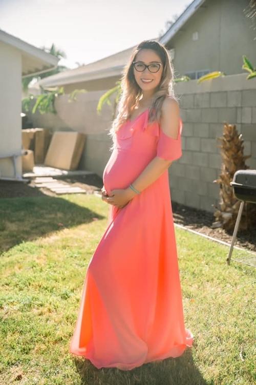 Trước đó, Bình Phương có hành trình dài điều trị vô sinh mới mang thai bé Mèo. Cô kết hôn với Đức Tiến năm 2010, đến năm 2013, cả hai lên kế hoạch sinh con nhưng không được.