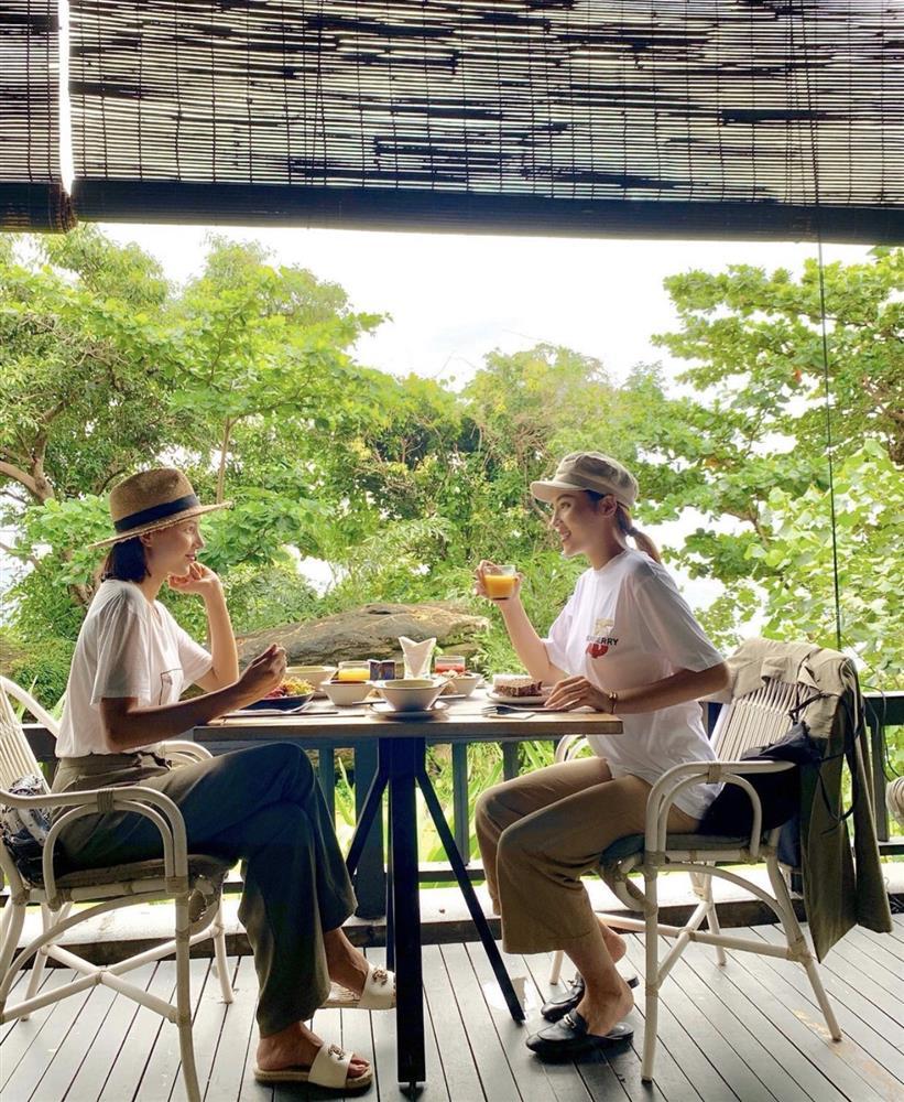 Đi biển không mặc bikini, Kỳ Duyên vẫn đẹp rạng ngời nhờ item này-8