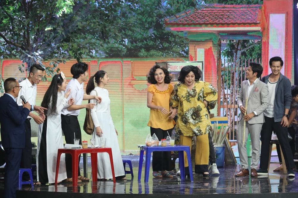 NSND Hồng Vân giải thích nguyên nhân vì sao nghệ sĩ không được uống nước mía-1