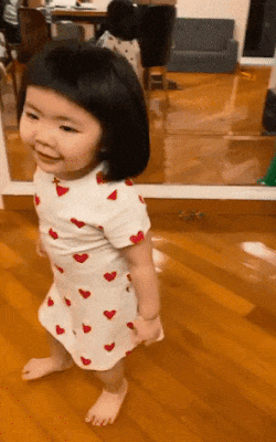 Nhóc tì 3 tuổi cover BlackPink chuẩn đố Blinks nào theo kịp-3