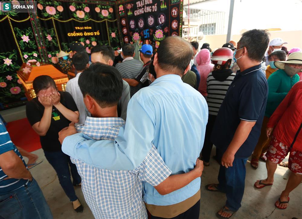 Vụ cháy nhà 6 người tử vong: 1 người ủng hộ 100 triệu, tặng 6 quan tài-6