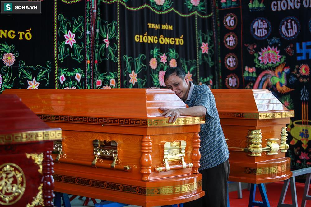 Vụ cháy nhà 6 người tử vong: 1 người ủng hộ 100 triệu, tặng 6 quan tài-2