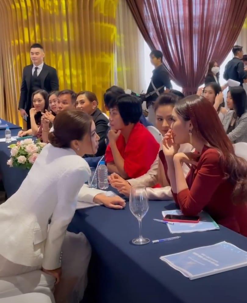 Lan Khuê - Minh Tú cười cười nói nói, chị em cây khế là xưa rồi?-3