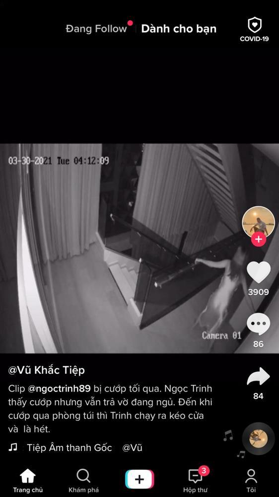 CLIP: Ngọc Trinh mặc váy ngủ chạy té khói khi trộm vào nhà-2