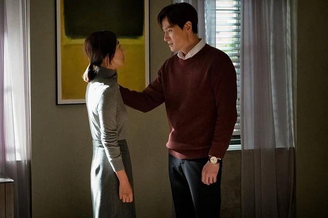 Chồng trở về nhà sau chuyến công tác, tôi ngã quỵ vì tiếng gọi của người phụ nữ ngoài cửa-1