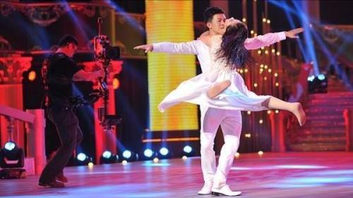 Sao nam dính vợ đến mức đóng phim không cần cát-xê, chỉ cần được mang vợ theo cùng-2