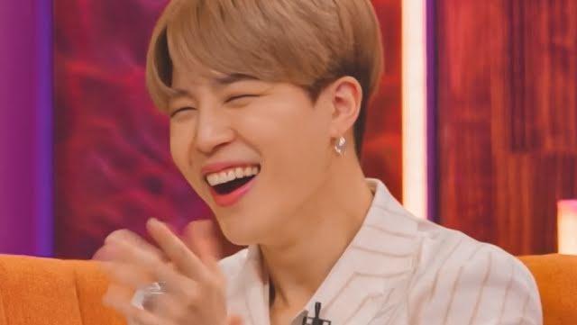 Bí ẩn sau chiếc áo phanh ngực không nể nang của em út BTS Jungkook-3