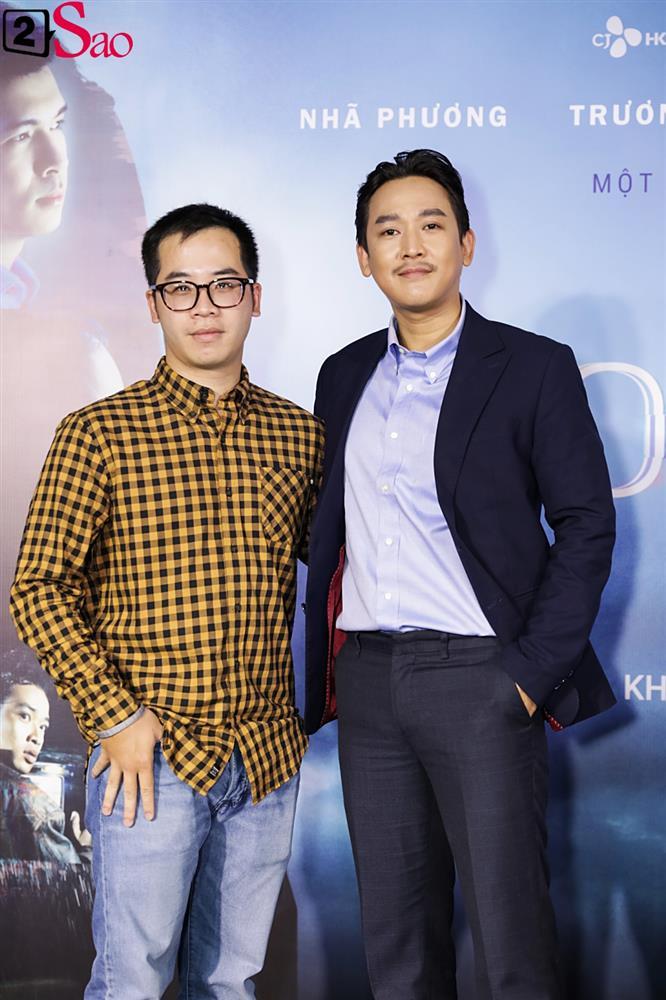 Nhã Phương eo nhỏ siêu thực vừa đúng 1 vòng tay Trường Giang-9