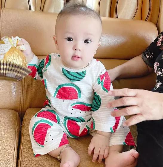 Nửa đêm bà xã Duy Mạnh than thở: Muốn gục ngã nhưng cố gắng vì con-1