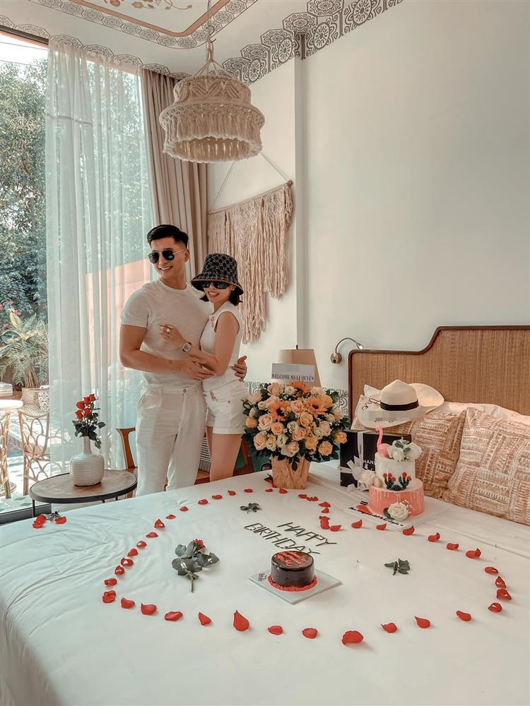 Lý Nhã Kỳ chuộng đồ trắng khi sánh đôi bên phi công-5