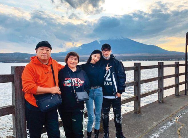 Vợ Phan Vỹ Bá bí mật sinh con gái-1