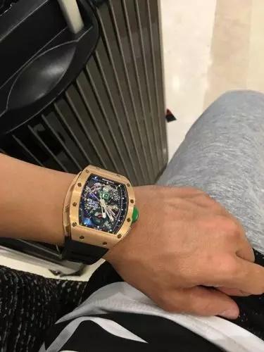 Minh Nhựa tậu đồng hồ hơn 7 tỷ tặng vợ hai-5