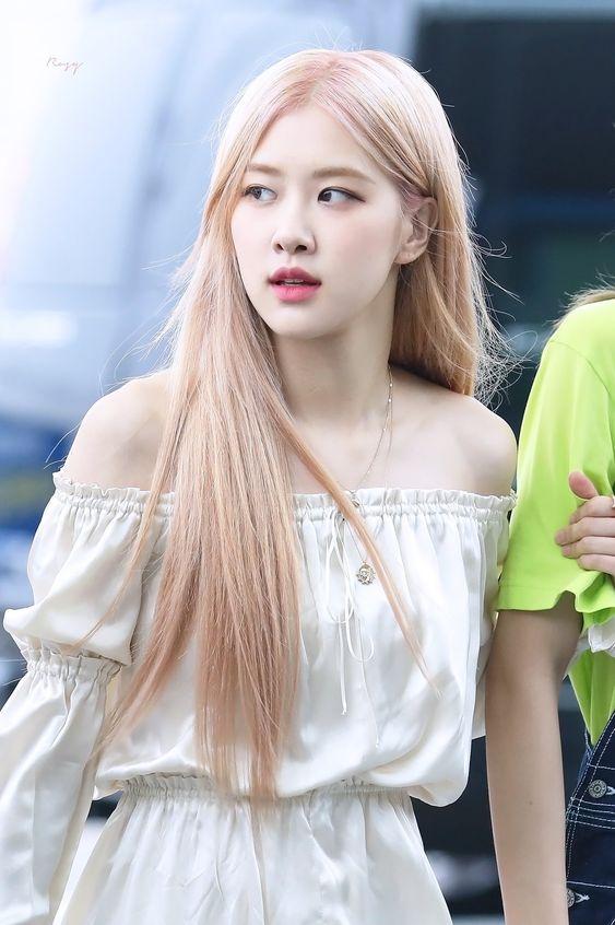BLACKPINK Rosé trắng mịn đến mức chuyên gia trang điểm than trời-6