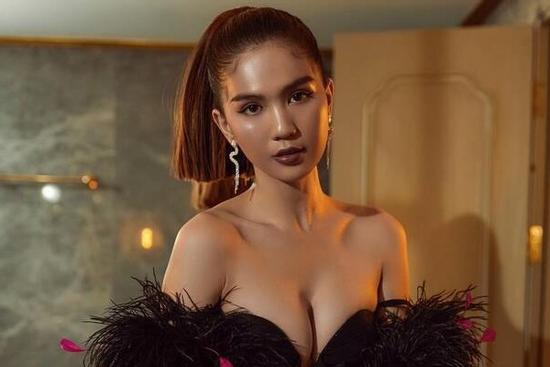 Ngọc Trinh bị cảnh báo 'bớt khoe khoang' sau vụ trộm 15 tỷ
