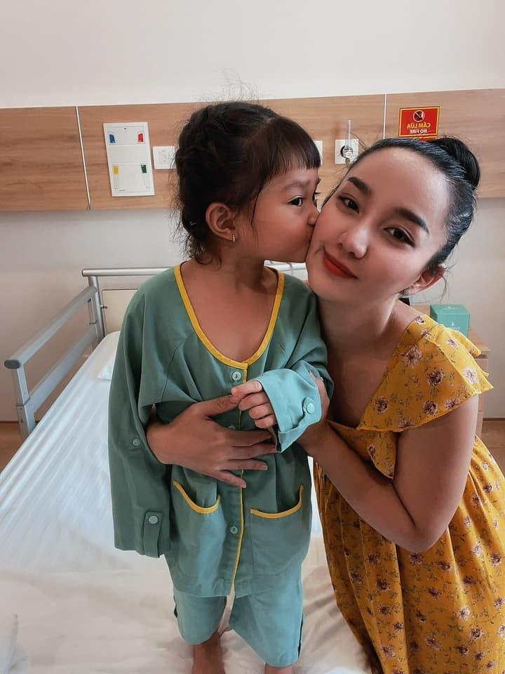 Con gái Lê Dương Bảo Lâm vừa trải qua phẫu thuật-1
