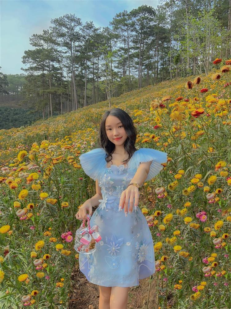 9x xinh đẹp cứ đến mùa hoa là lại hóa thân thành công chúa-1