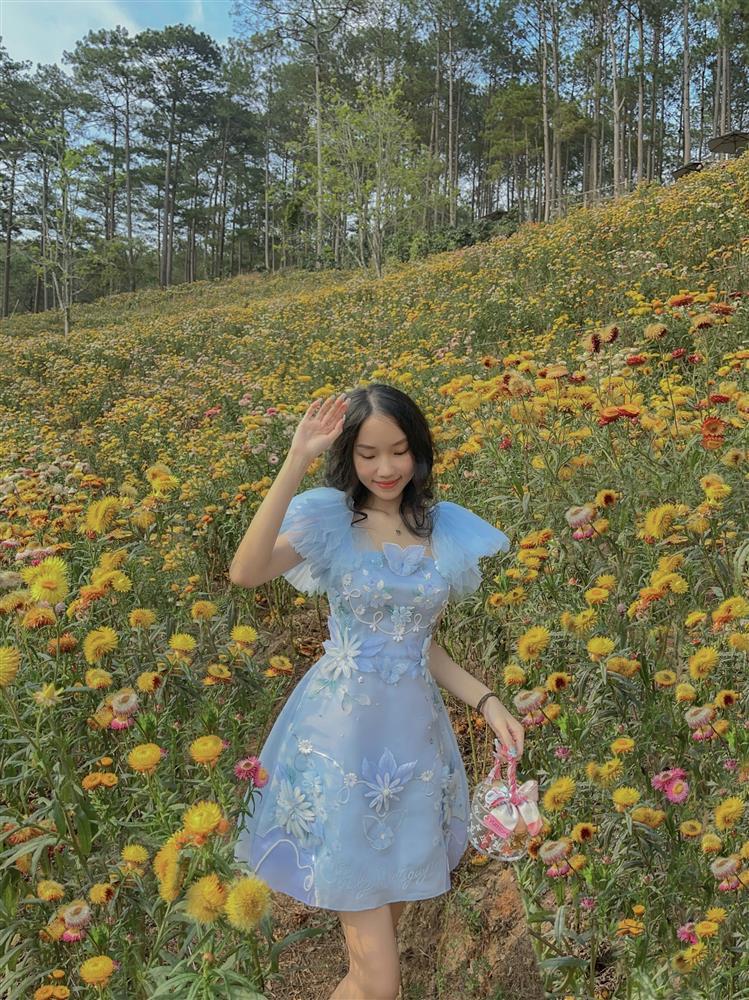 9x xinh đẹp cứ đến mùa hoa là lại hóa thân thành công chúa-3