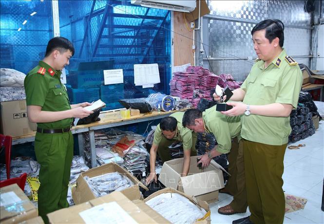 Triệt phá kho hàng giả, hàng nhái lớn nhất từ trước đến nay tại Ninh Bình-1
