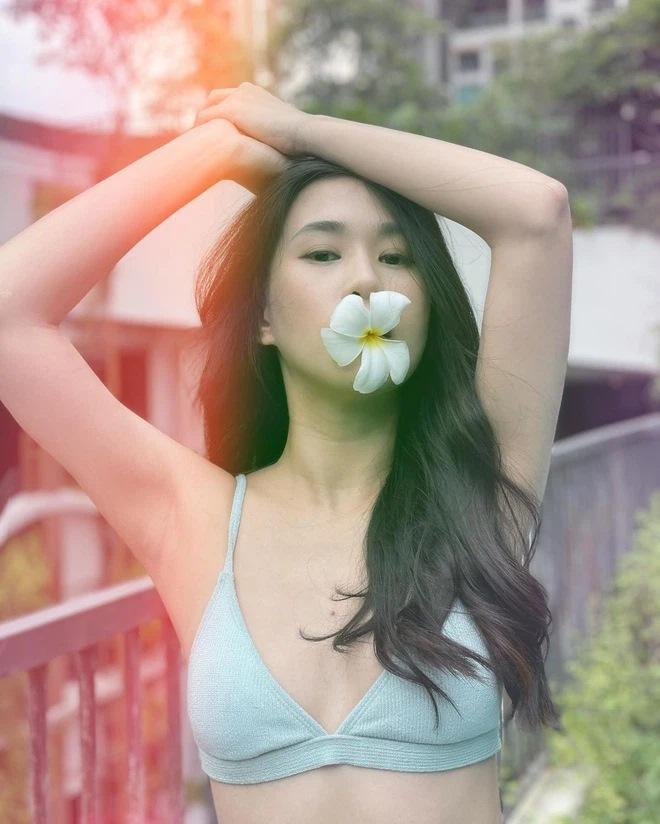 Ngọc Thảo tham chiến ở đường đua bikini, body nuột + nét diễn cực ngây thơ-2