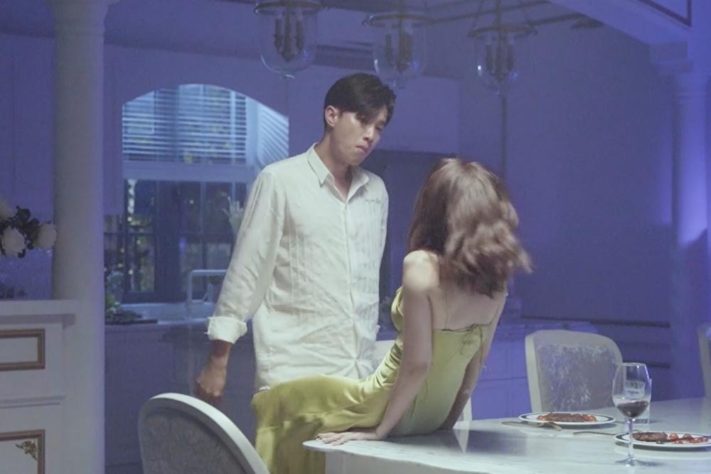 Quốc Trường bạo hành Bảo Anh thì ít mà hít hà mới nhiều-4