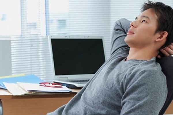 5 biểu hiện bất thường của đàn ông chứng tỏ anh ta không yêu bạn-2