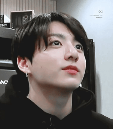 Mất máu trước loạt ảnh đậm vibe bạn trai lý tưởng của Jungkook-12