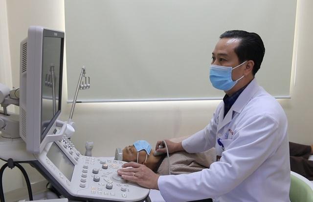 Đang khỏe mạnh bị bác sĩ yêu cầu mổ gấp, bệnh nhân tá hỏa-1