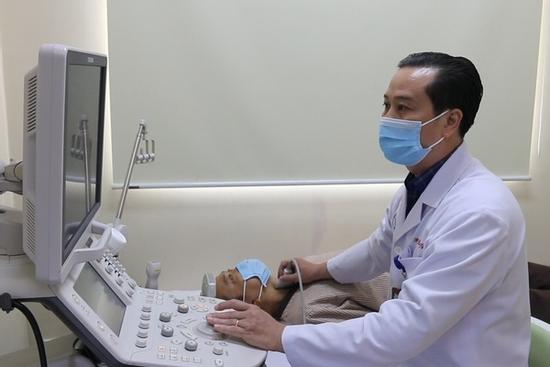 Đang khỏe mạnh bị bác sĩ yêu cầu mổ gấp, bệnh nhân 'tá hỏa'