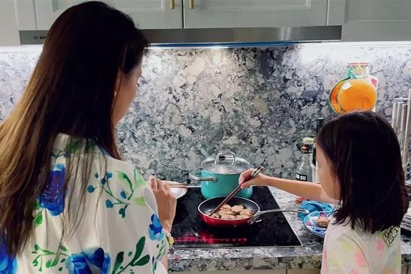 Vân Hugo mỉa mai ai đó có tiền nhưng thích ra vẻ, Hà Anh lập tức đồng tình-5