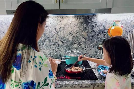 Mối quan hệ giữa Vân Hugo và con riêng của chồng sắp cưới