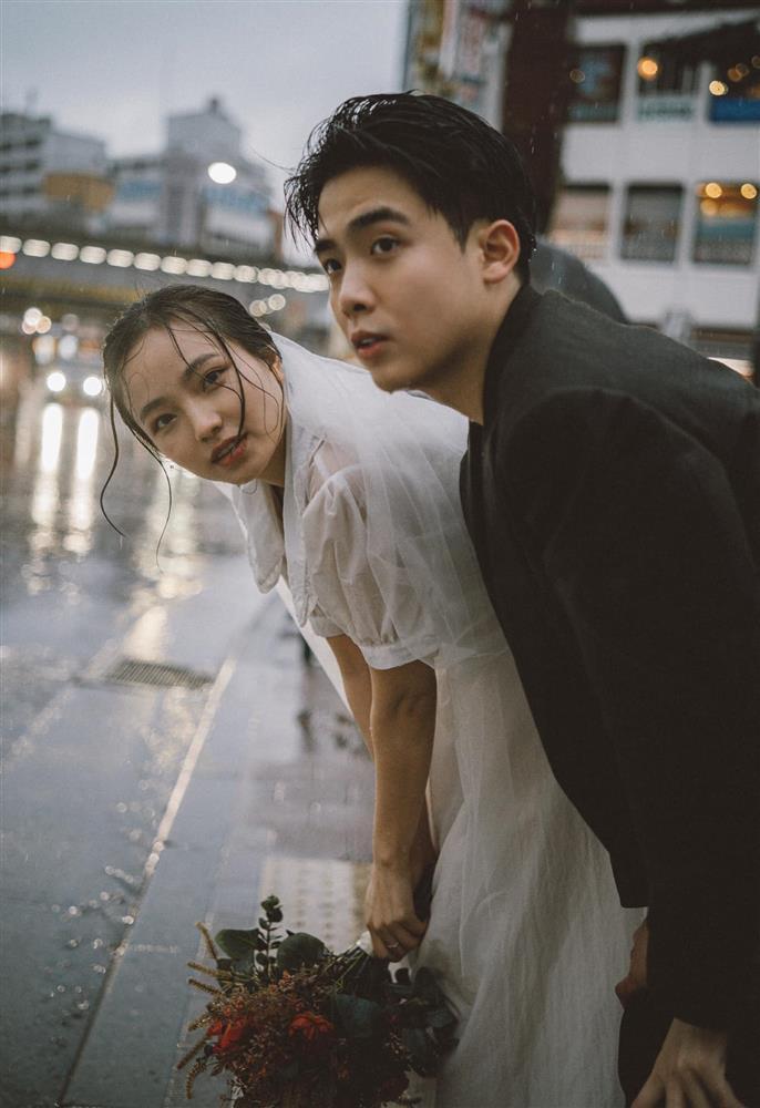 Cặp du học sinh Việt tại Tokyo chớp bộ ảnh cưới tuyệt đẹp dưới cơn mưa-1