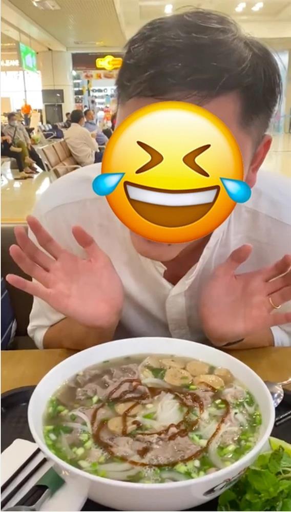 Lỡ gọi bát phở sân bay big size, nhân viên bê ra mà ngã ngửa-2
