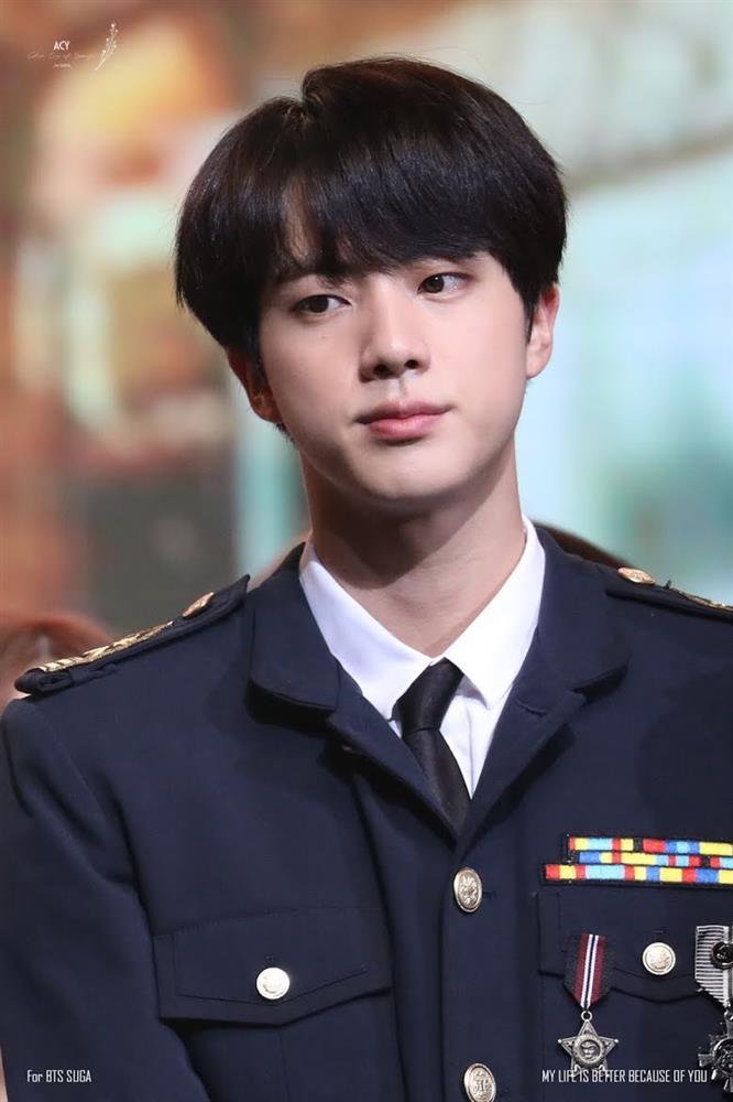 Cá tháng Tư, Jin BTS lên hot trend với loạt ảnh chưa qua chỉnh sửa-5