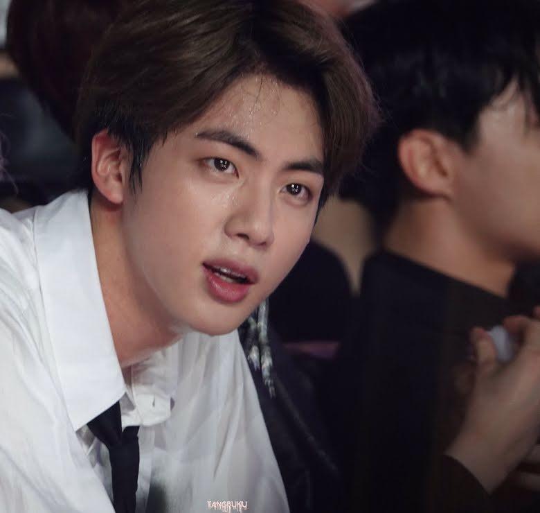 Cá tháng Tư, Jin BTS lên hot trend với loạt ảnh chưa qua chỉnh sửa-8