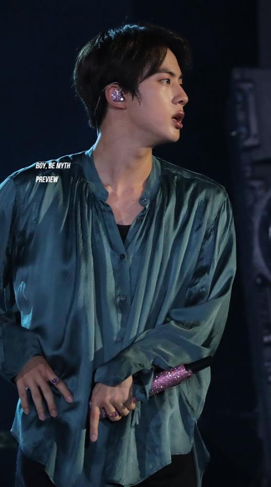 Cá tháng Tư, Jin BTS lên hot trend với loạt ảnh chưa qua chỉnh sửa-15