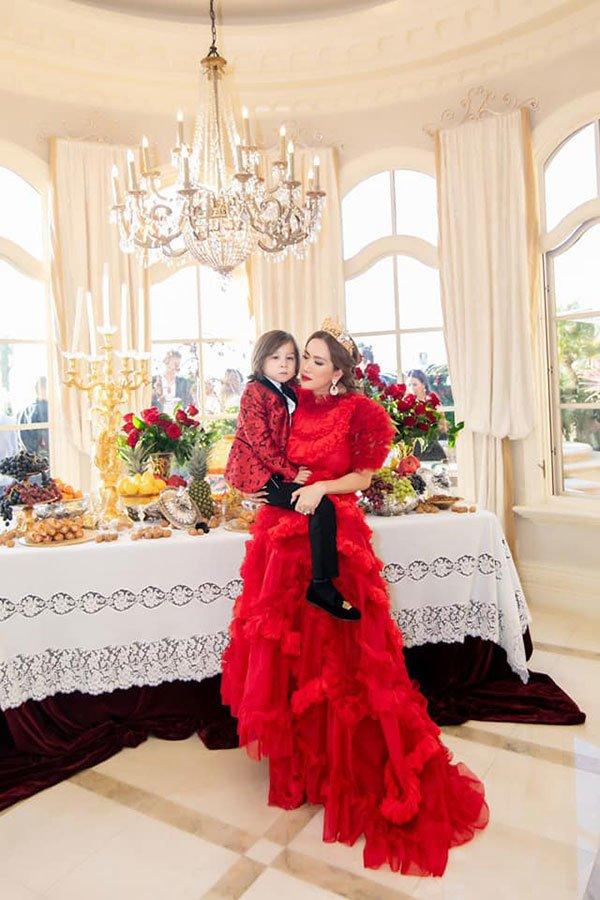 Cuộc sống sang xịn của con trai tỷ phú gốc Việt trong biệt thự 800 tỷ-1