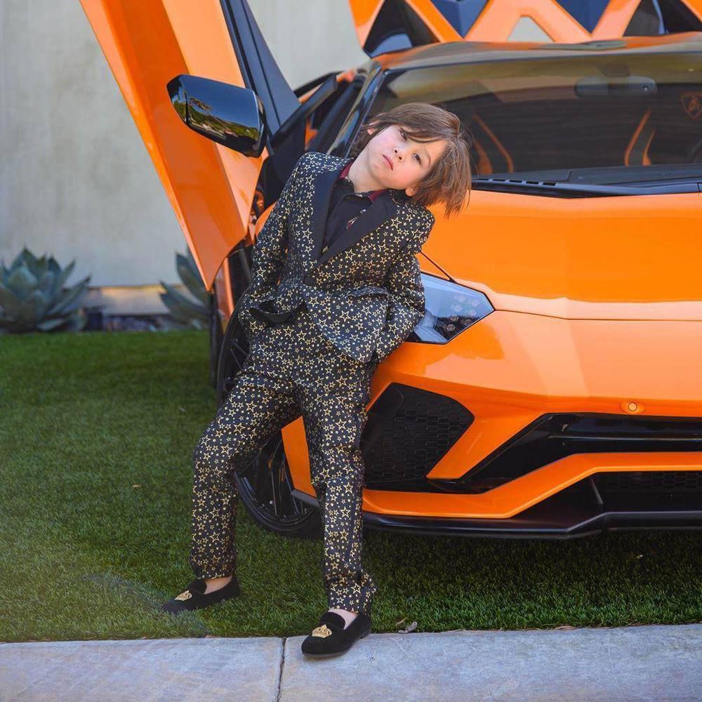 Nữ tỷ phú Việt kỷ niệm ngày cưới xa hoa, tặng chồng siêu xe 33 tỷ-9