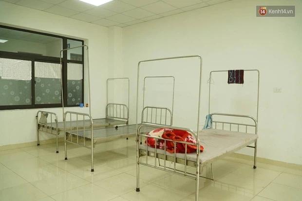 Kẻ cầm đầu đưa loa lớn, đèn laser cải tạo phòng bệnh thành động bay lắc thế nào?-1