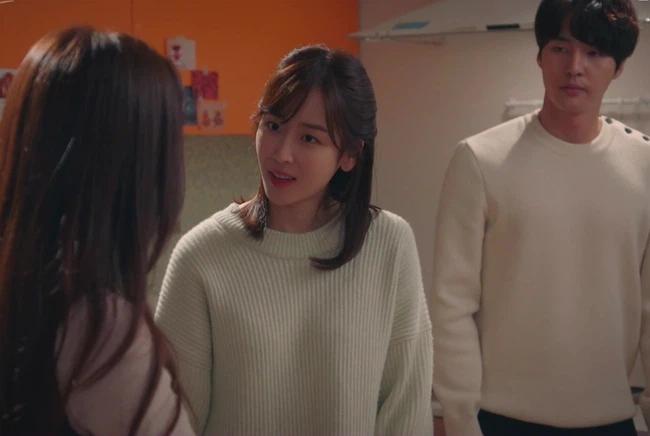 Đến nhà bạn trai dùng bữa, tôi khiếp đảm khi chứng kiến đàn mối lớn bay ra-1