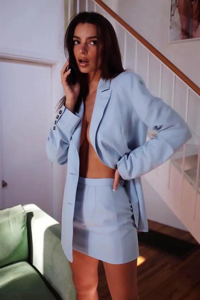 Người mẫu nội y chuộng diện đồ hở bụng-12