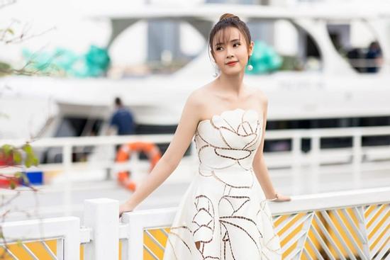 Midu đăng tin tuyển bồ, nam MC điển trai vào ứng tuyển