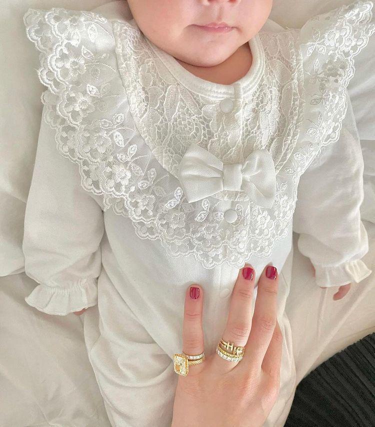 Thời trang đồng điệu xinh yêu của cặp sinh đôi Hồ Ngọc Hà - Kim Lý-18