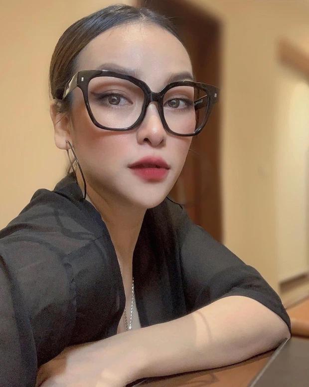 Vợ cả Minh Nhựa khoe nhan sắc U40 đỉnh của chóp-2