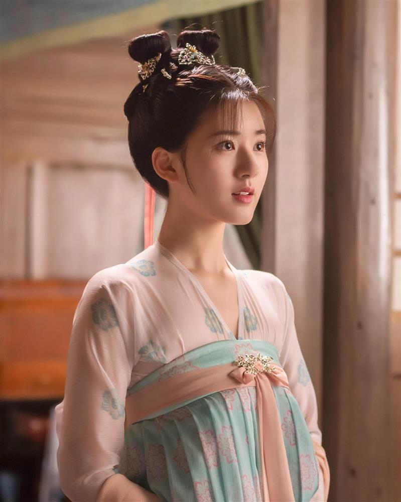 Triệu Lộ Tư bị bạn diễn dẫm lên người 15 lần trong Trường Ca Hành-5