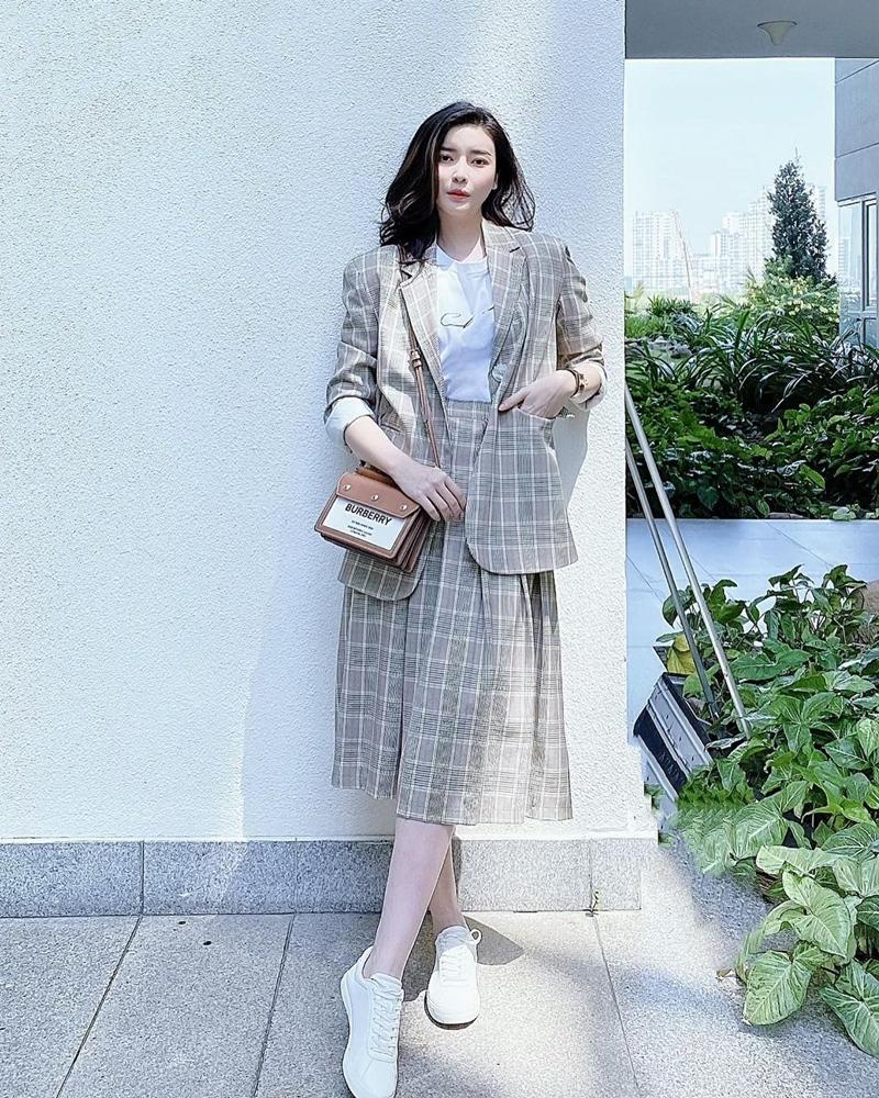 Lệ Quyên - Phạm Quỳnh Anh lên đồ hack tuổi như gái xuân thì-1