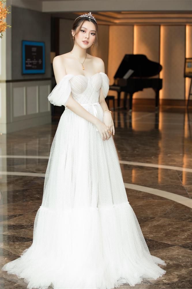 SAO MẶC ĐẸP: Cẩm Đan diện đầm xuyên thấu khoe body đẹp như tạc-7