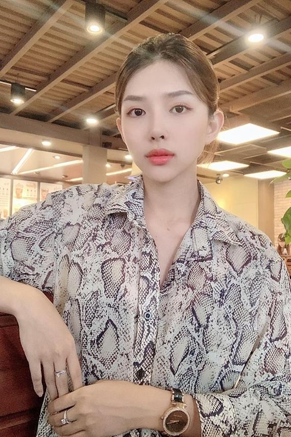 Nhan sắc nóng bỏng của vợ sắp cưới Phan Mạnh Quỳnh-5