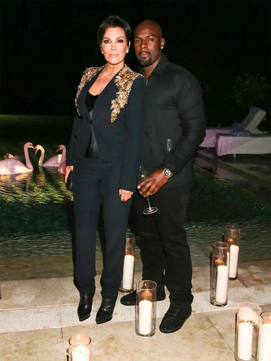 Mẹ Kim và bồ trẻ nỗ lực kiêng sex 2 tuần-1