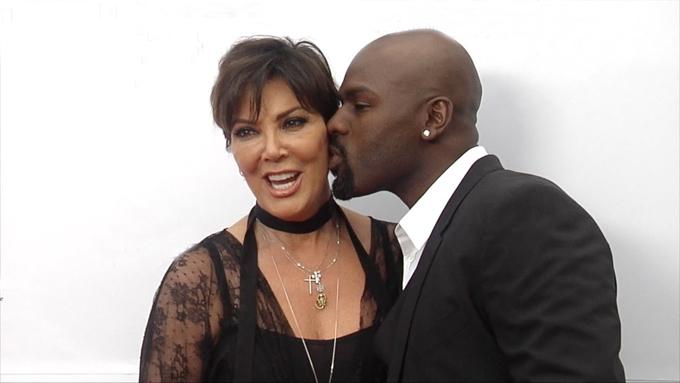 Mẹ Kim và bồ trẻ nỗ lực kiêng sex 2 tuần-2